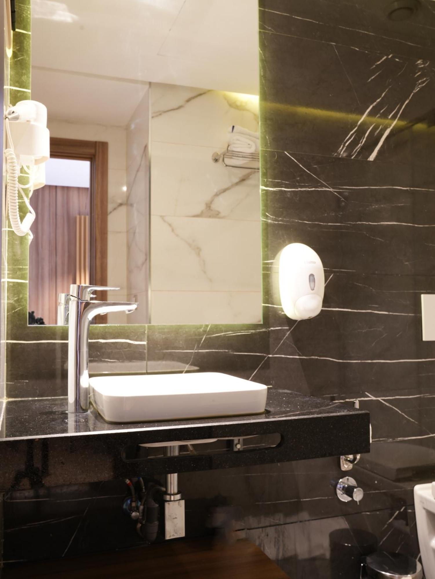First Suites Hotel Rabat Exteriér fotografie